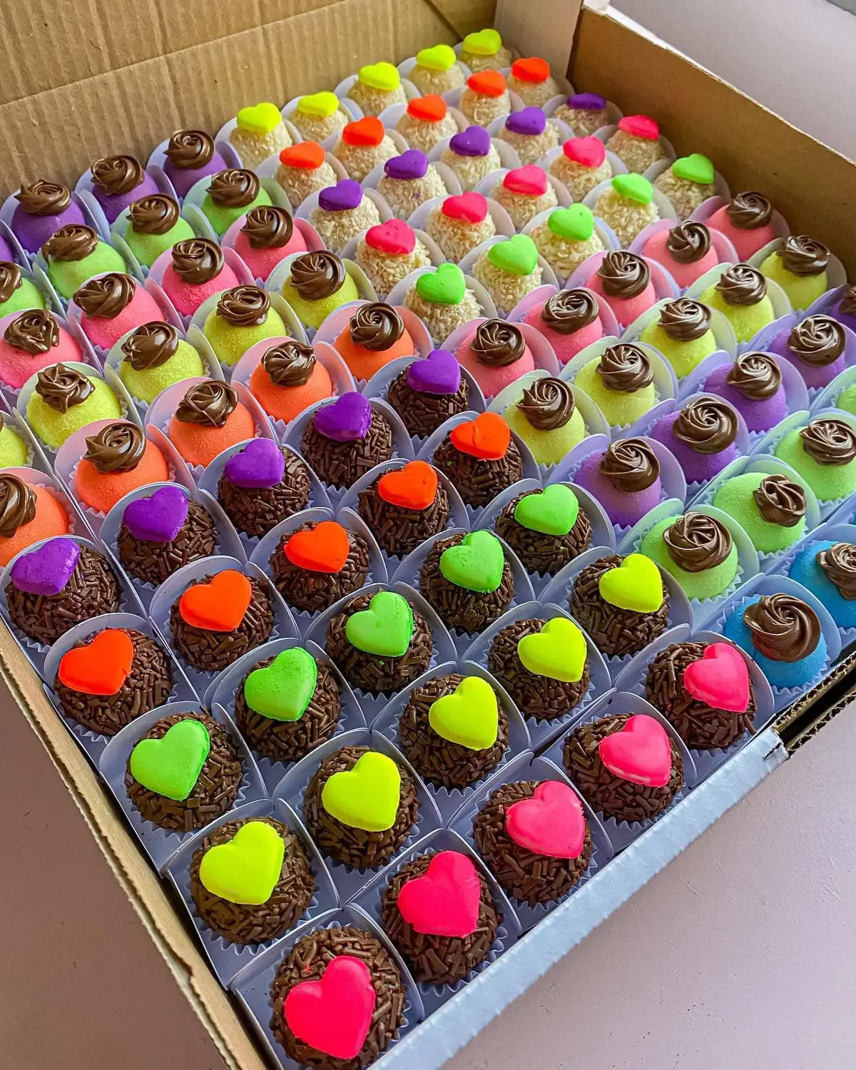 Trabalho artesanal da Quero Brigadeiro